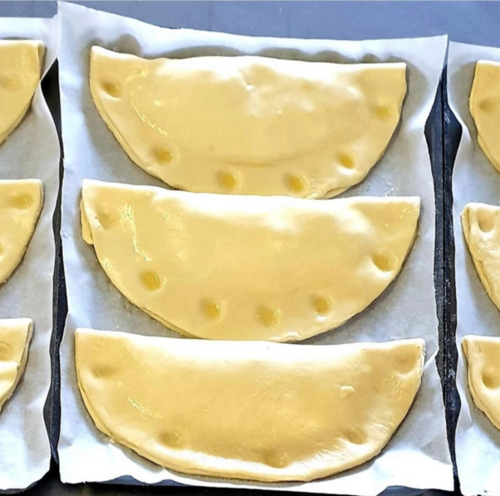 Feta and Olive Pies (3 in a pack) Feta and Olive Pies (3 in a pack)